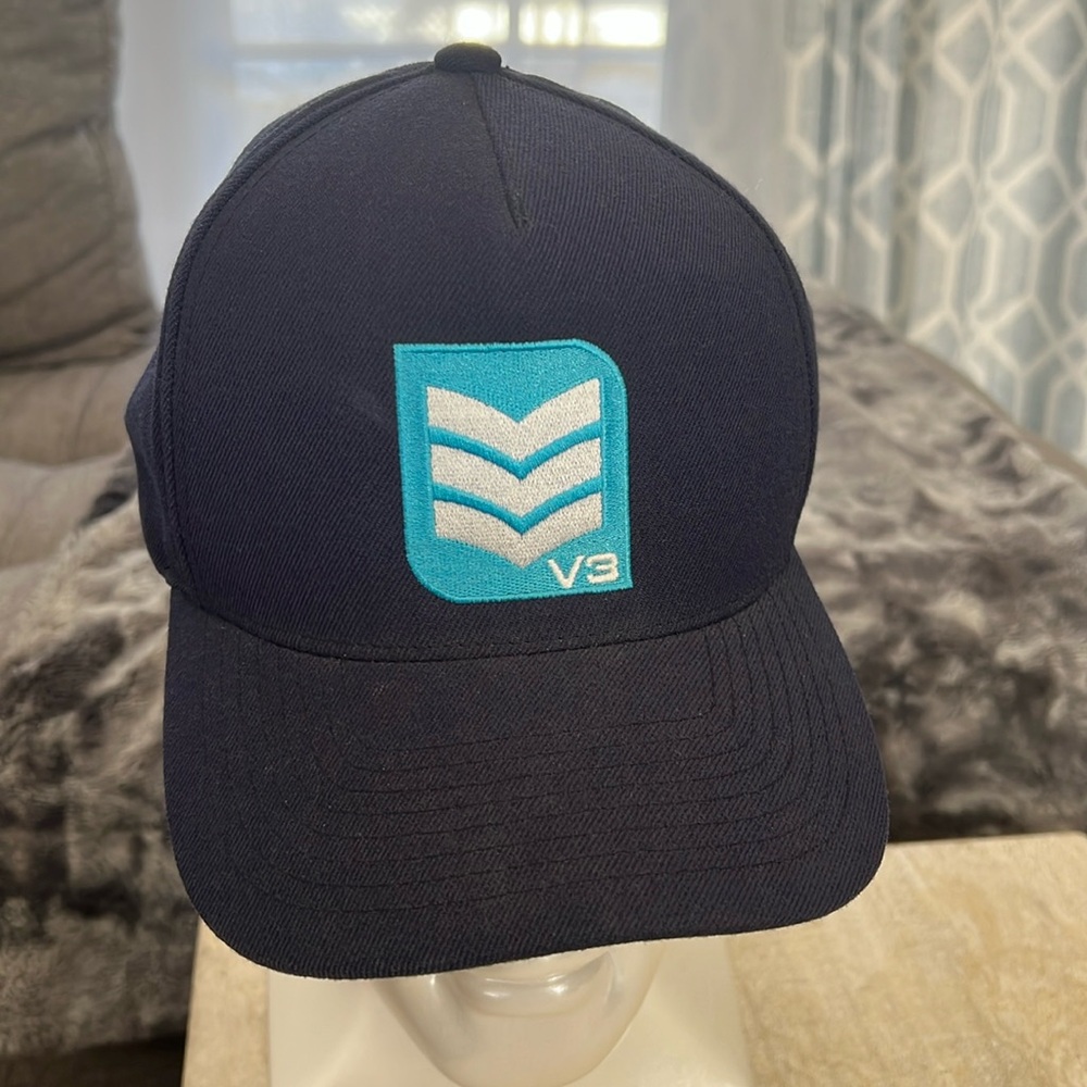 V3 hat. Snapback adjustable.